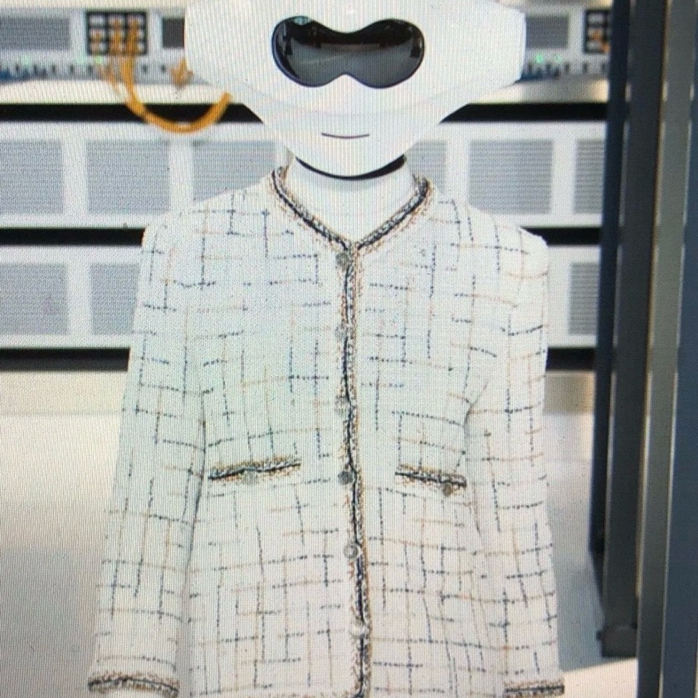 Authentic Chanel ‘17 Runway Cream Jacket, Gold Silver, CC Buttons FR 42/US  8